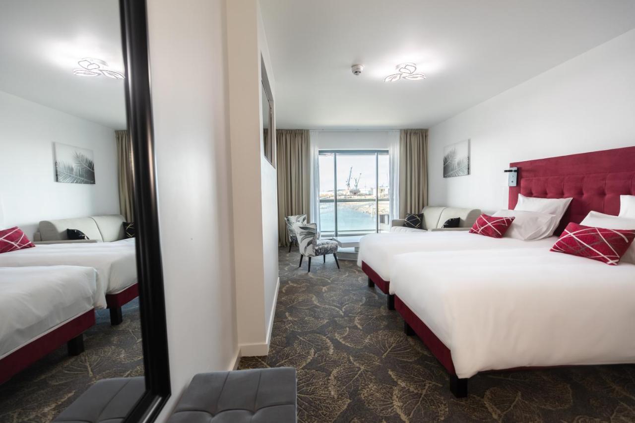 Le Barracuda & Spa, Centre Port, Pieds Dans L'Eau, Vue Mer 布雷斯特 外观 照片